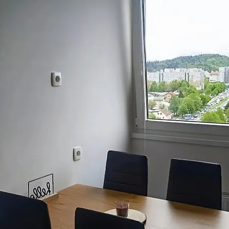Quiet And Comfortable For Four דירה לובליאנה